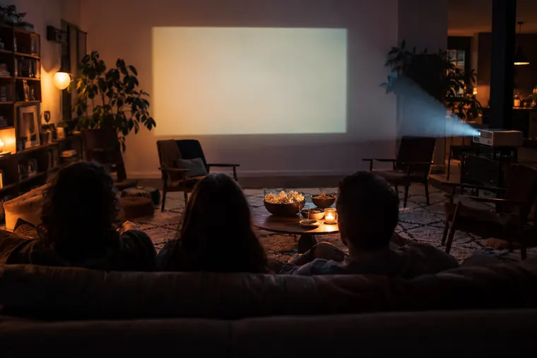 Hogyan szervezzünk online filmklubot? Útmutató az első közös streamesthez